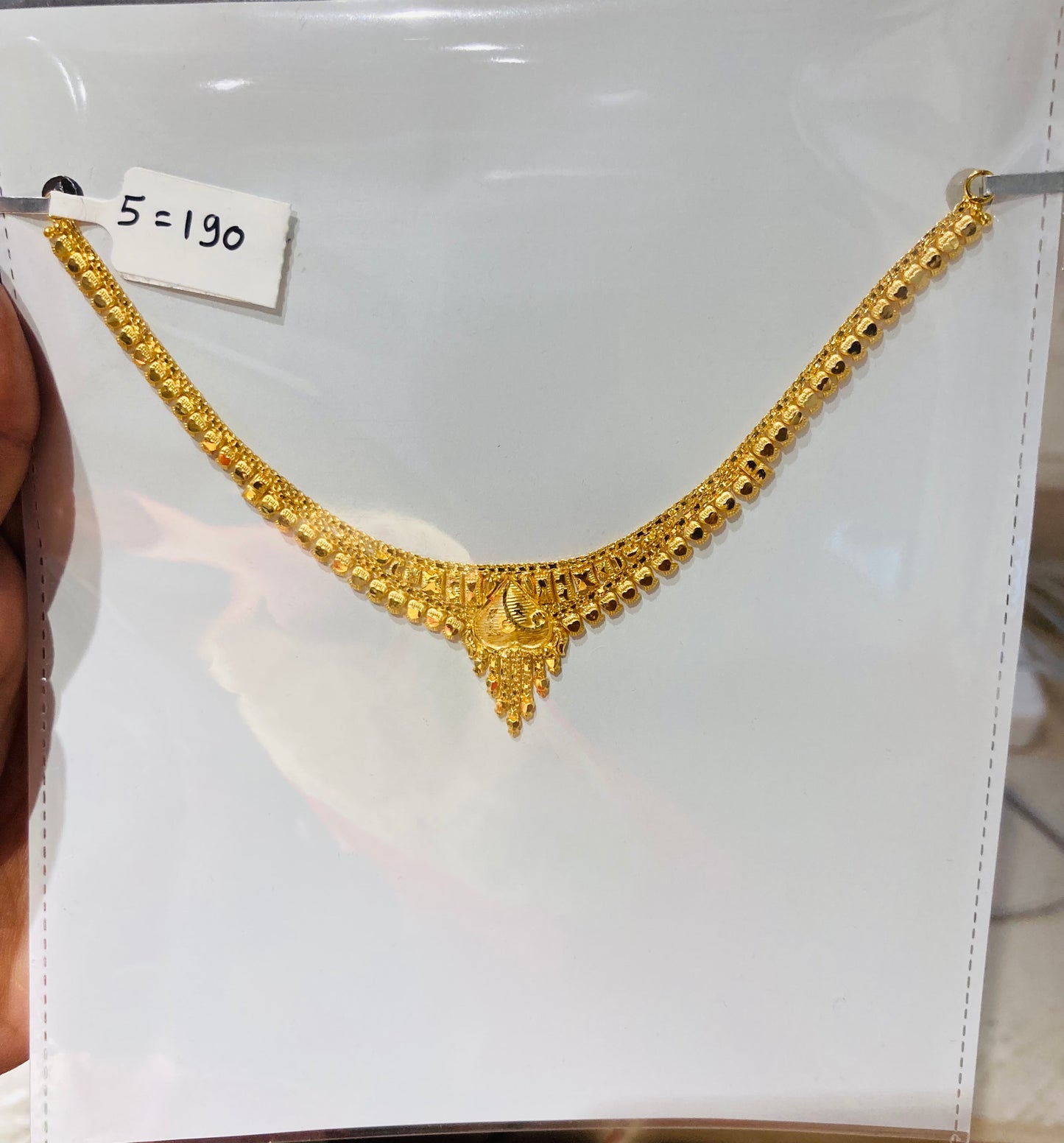 Short regular necklace 130