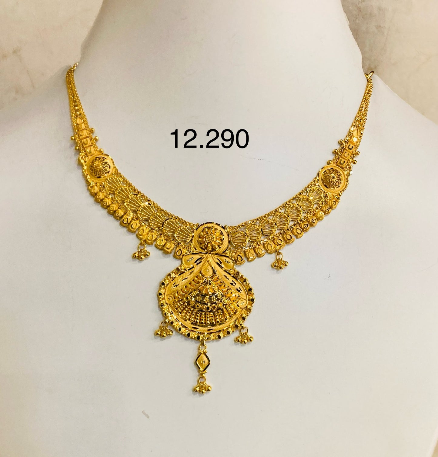 Short regular necklace 174