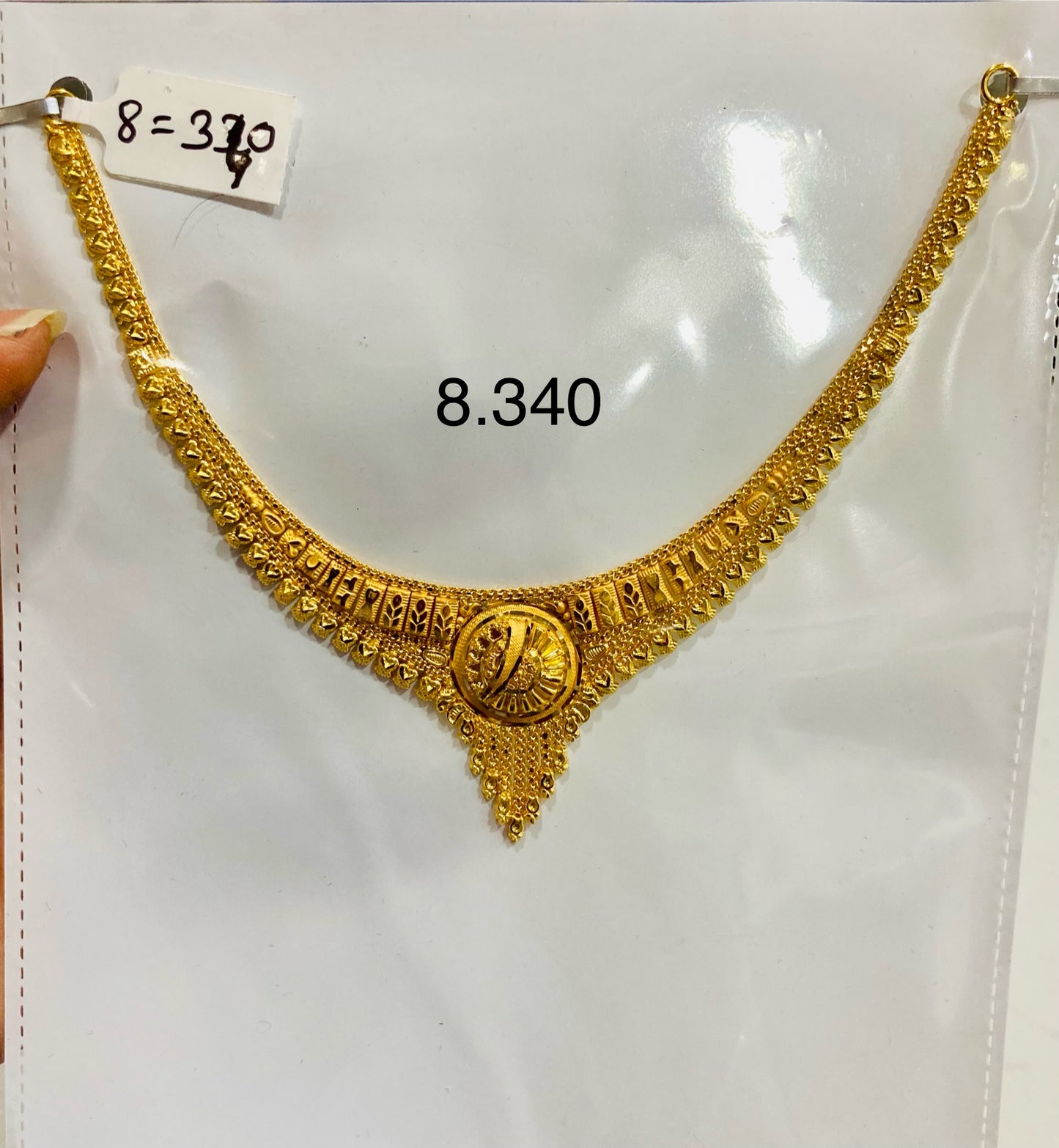 Short regular necklace 080