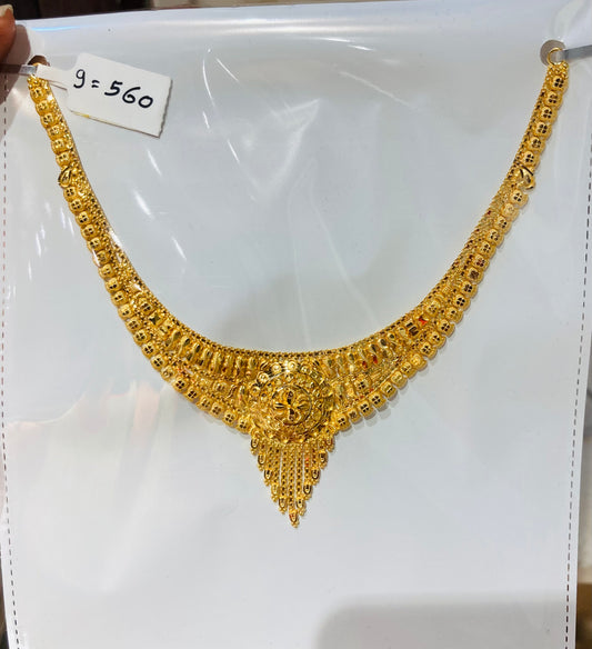 Short regular necklace 124
