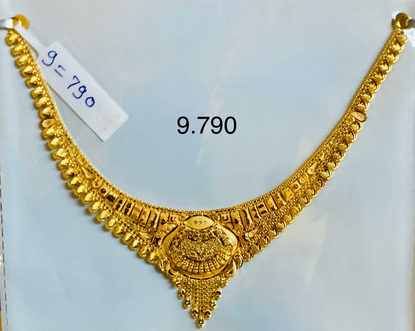 Short regular necklace 144