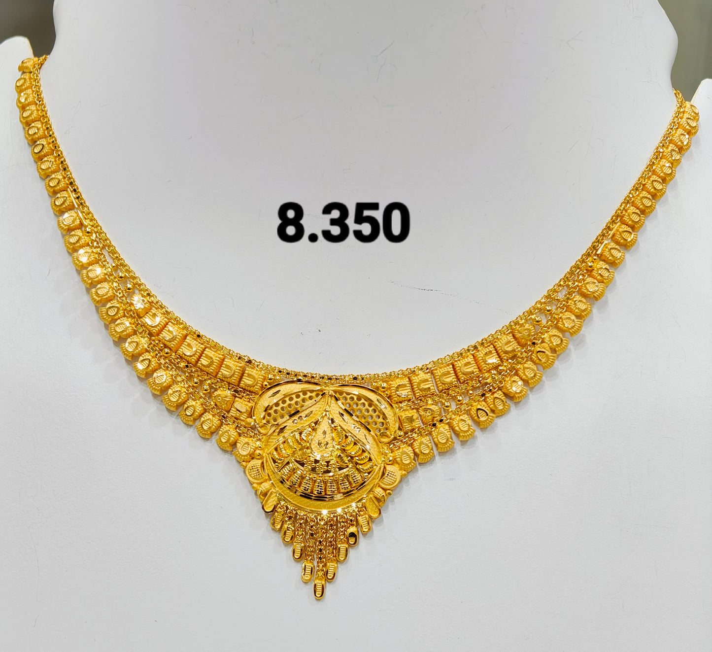 Short regular necklace 334