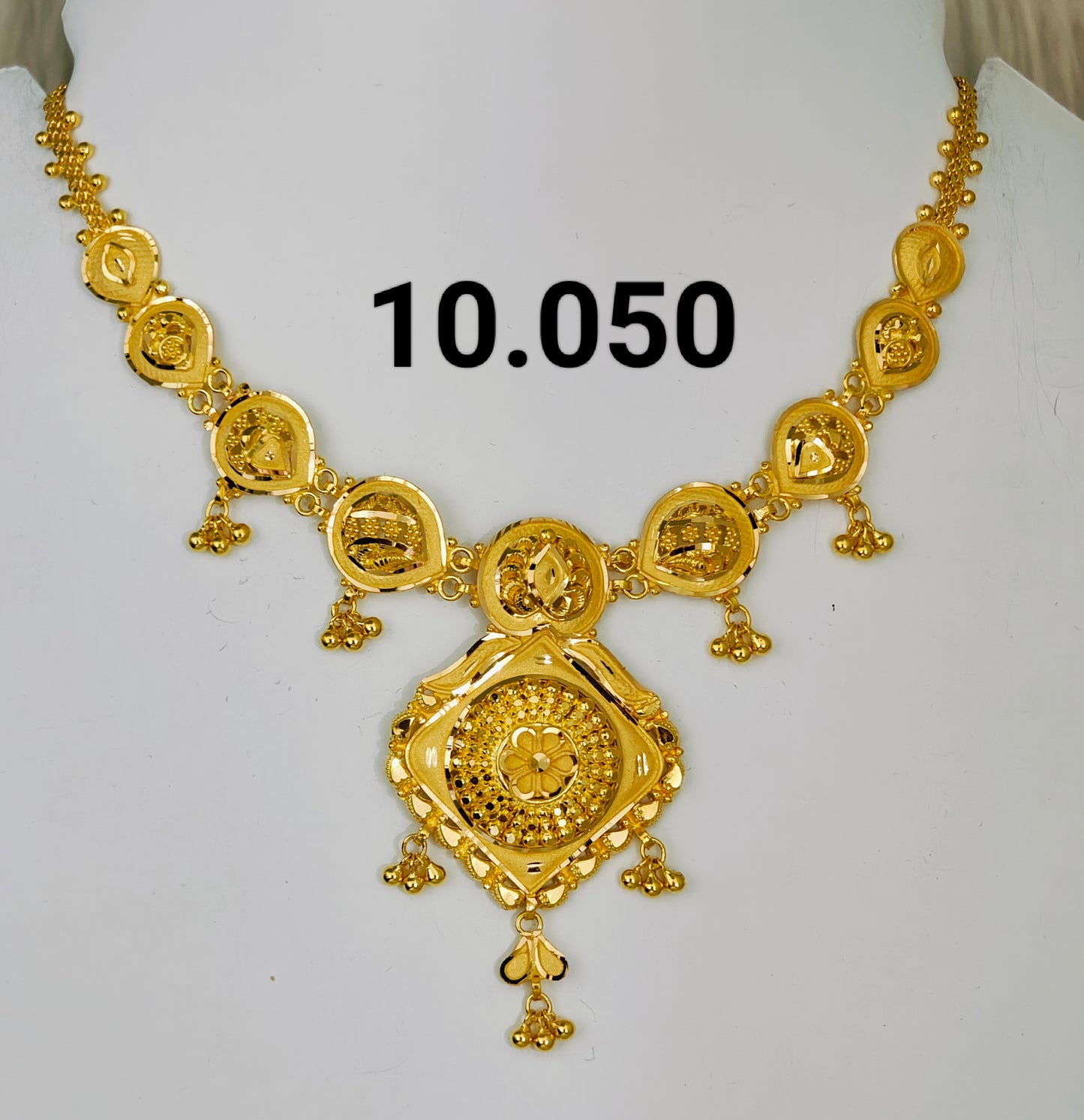 Short regular necklace 268