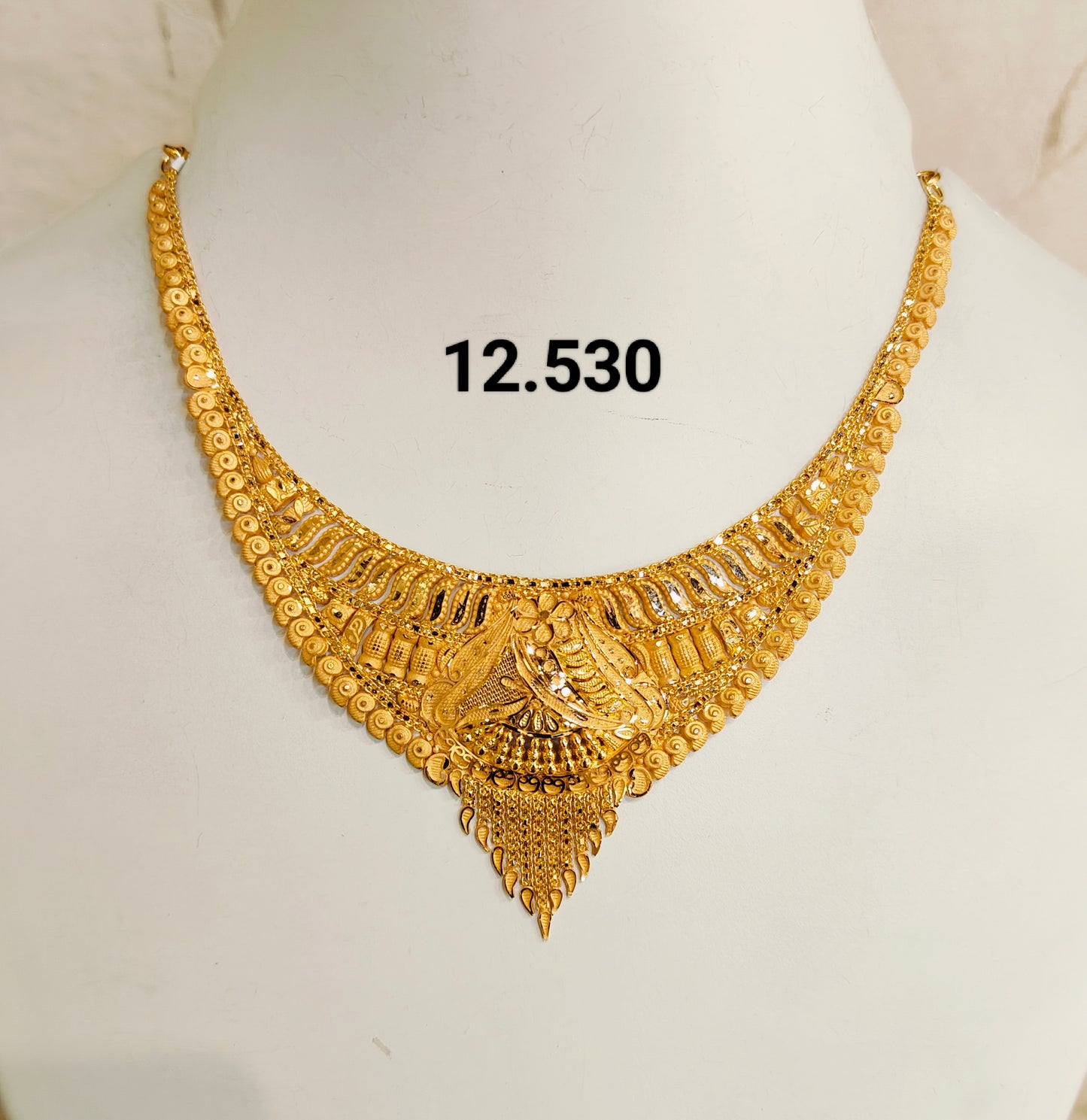 Short regular necklace 184