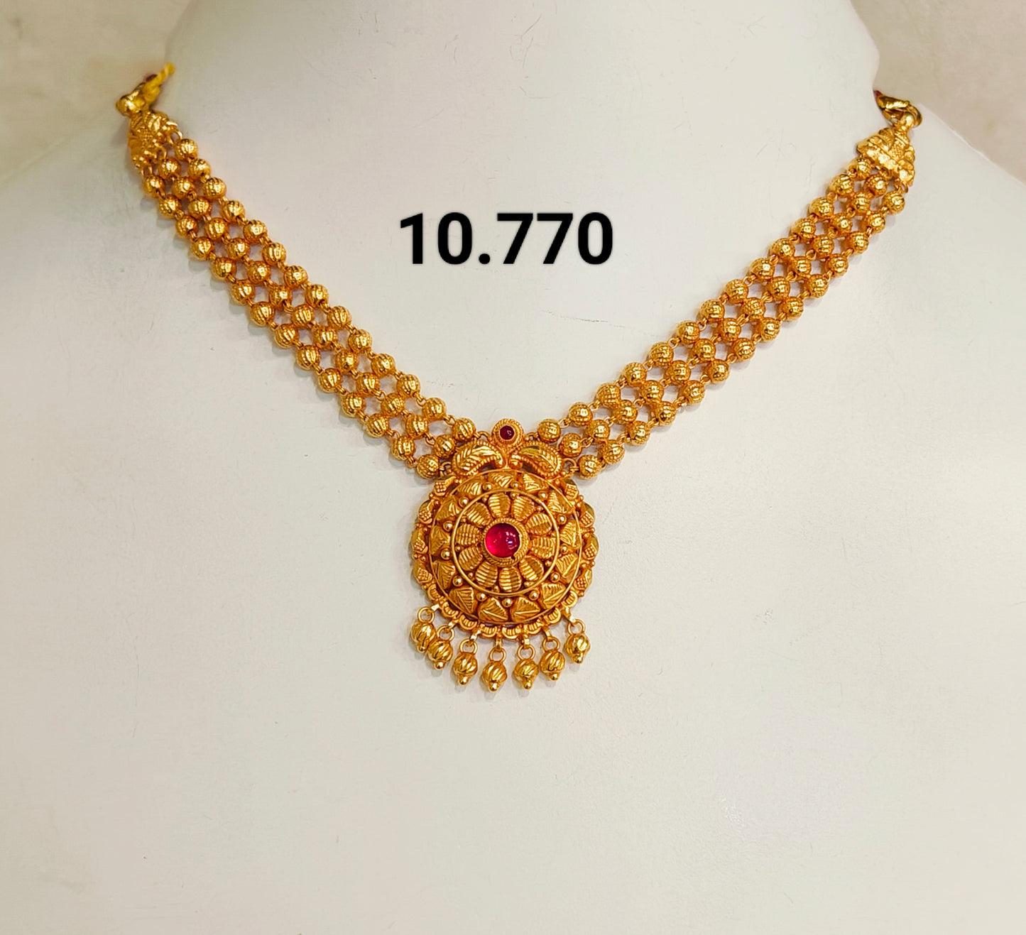 Temple short necklace 047