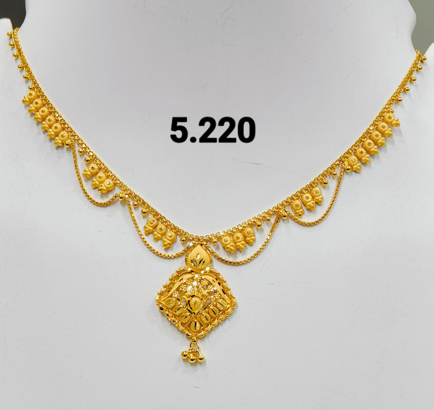 Short regular necklace 318