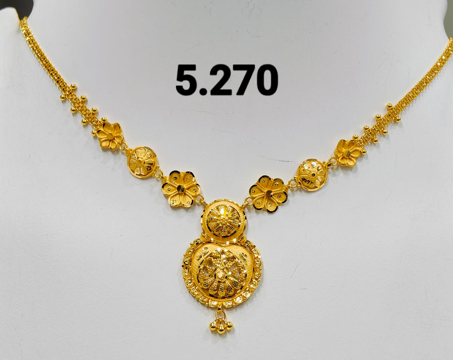 Short regular necklace 317