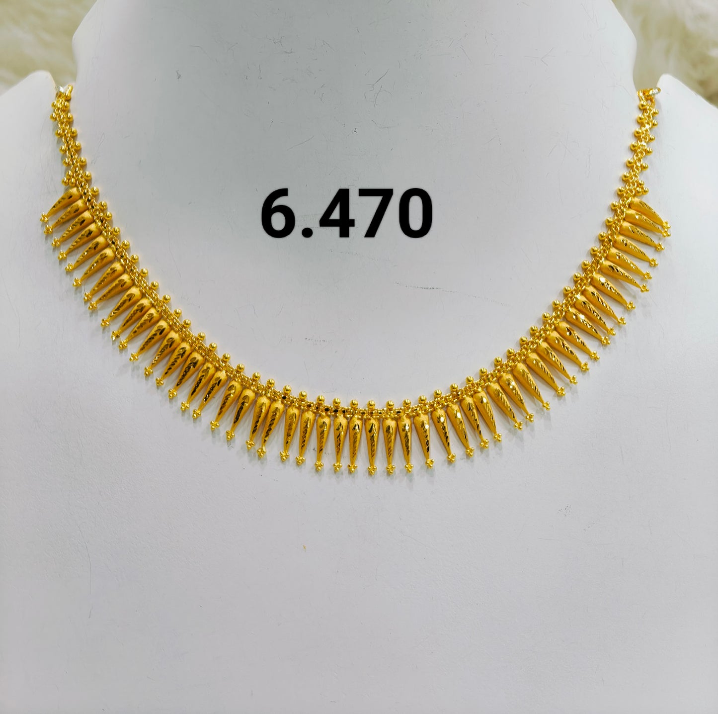 Short regular necklace 217