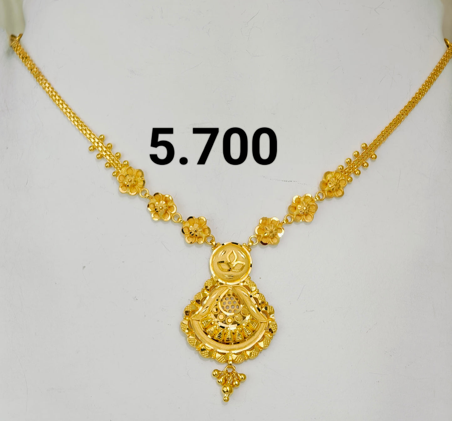 Short regular necklace 279