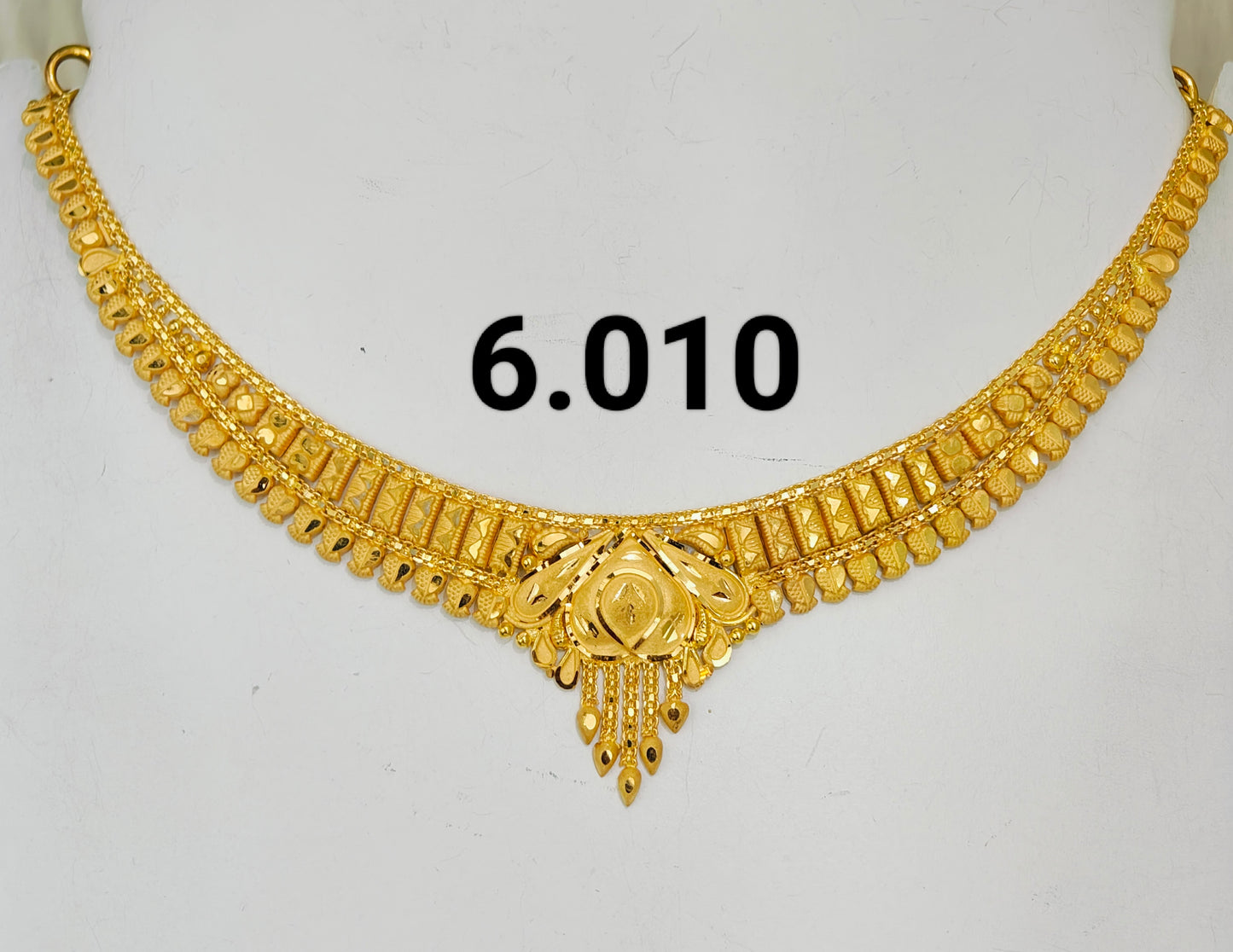 Short regular necklace 275