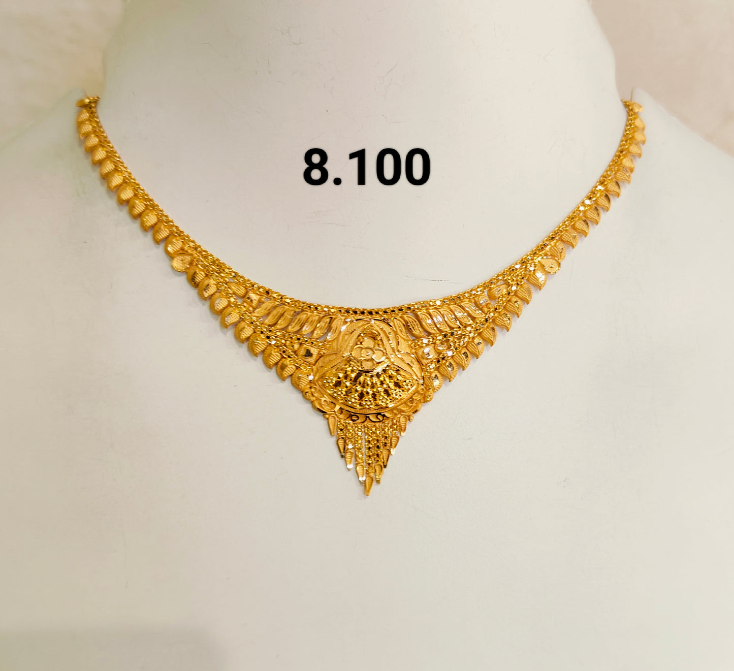 Short regular necklace 183