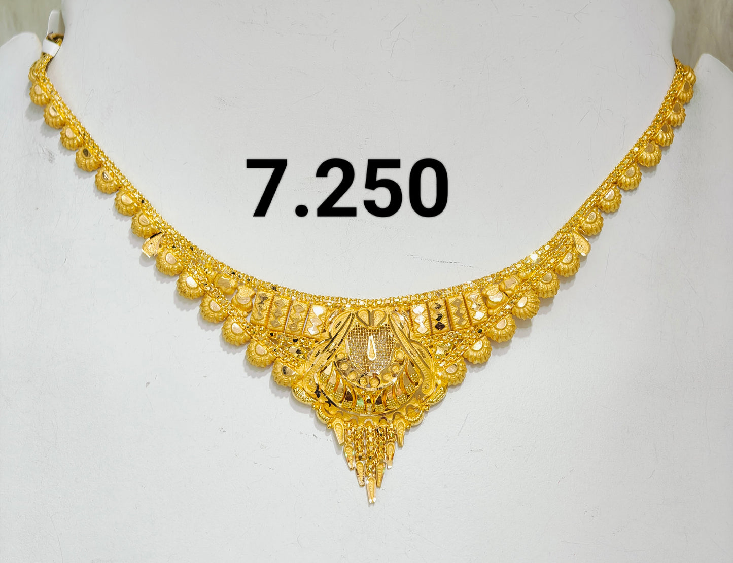 Short regular necklace 283