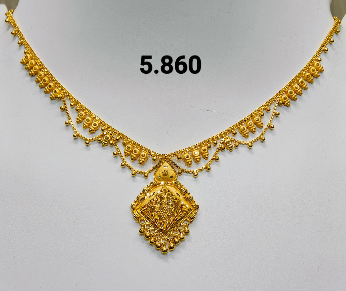 Short regular necklace 359