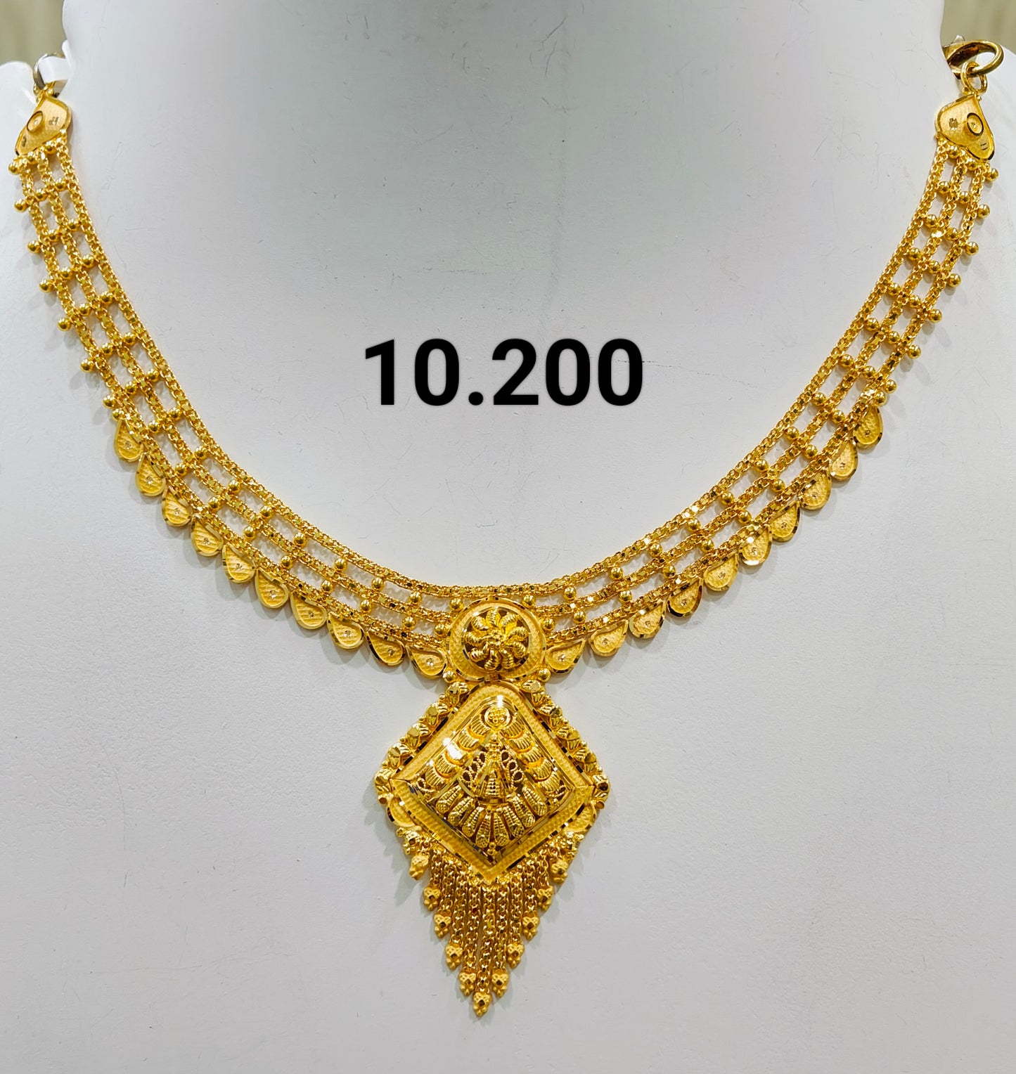 Short regular necklace 311