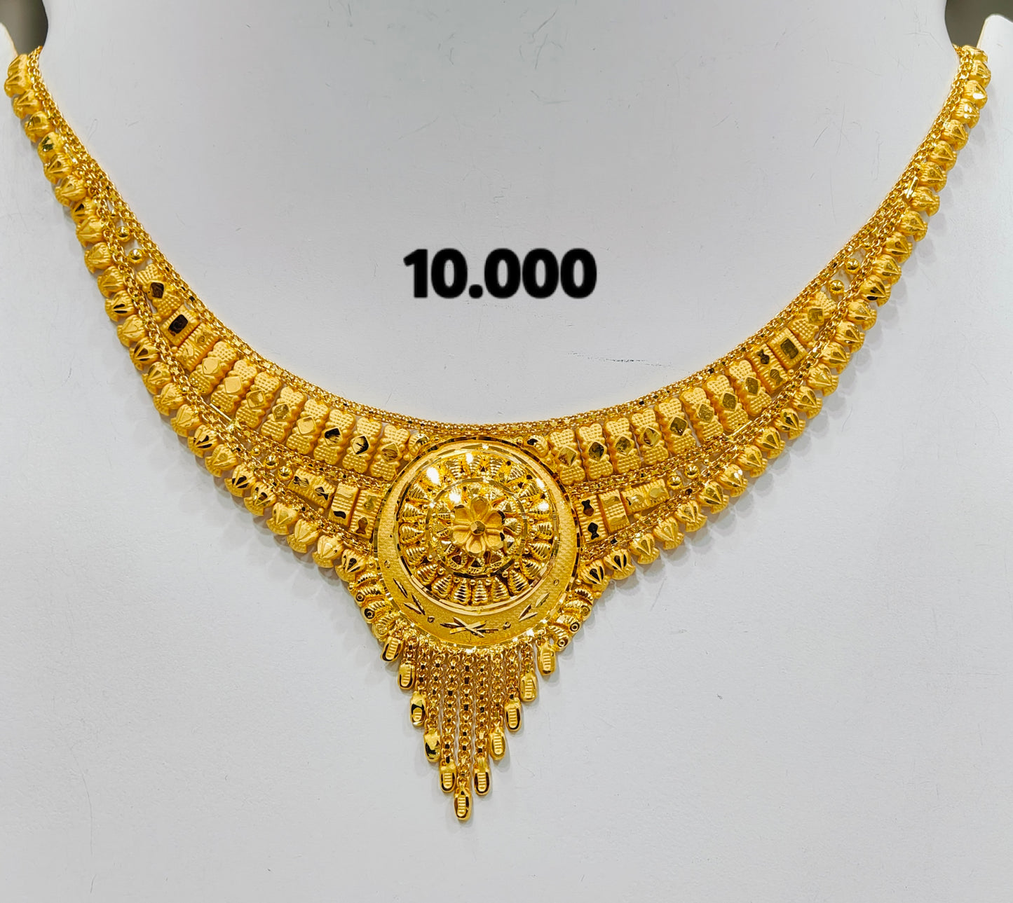 Short regular necklace 323