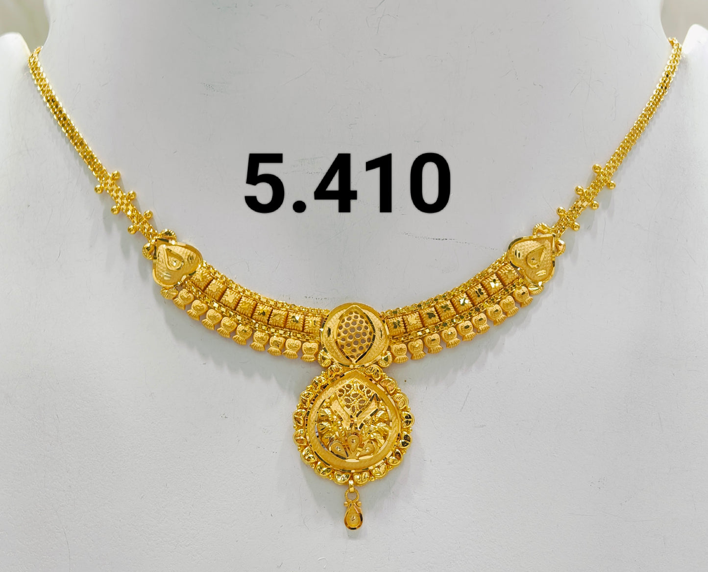 Short regular necklace 257