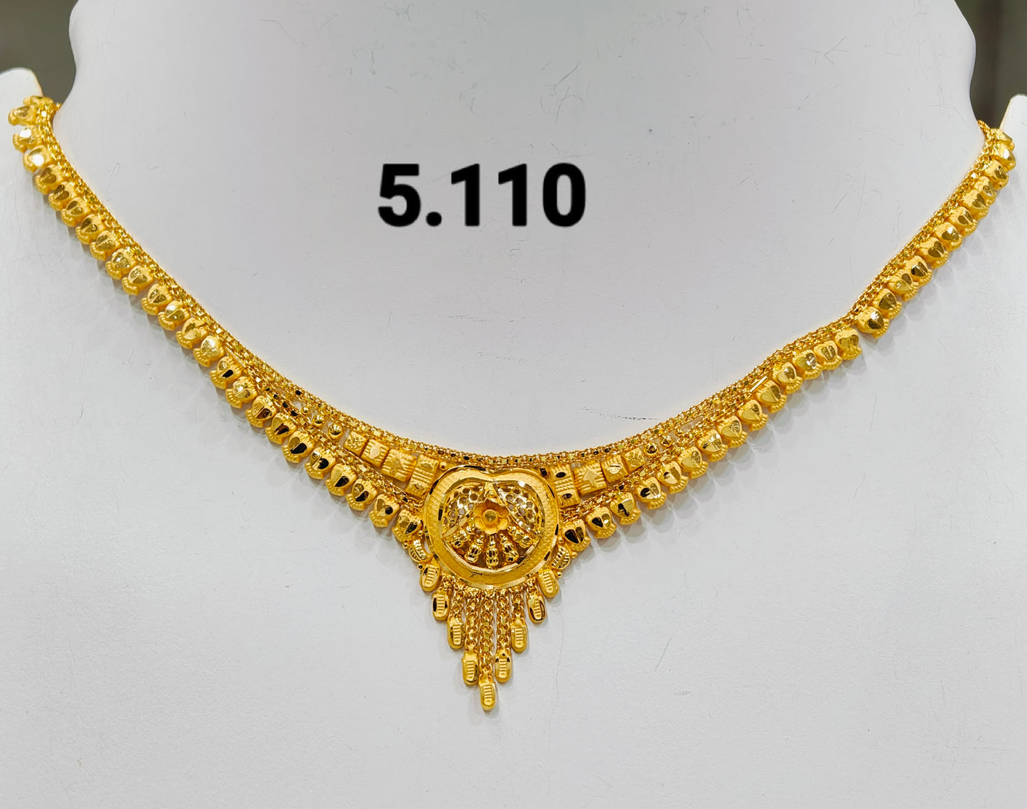 Short regular necklace 313