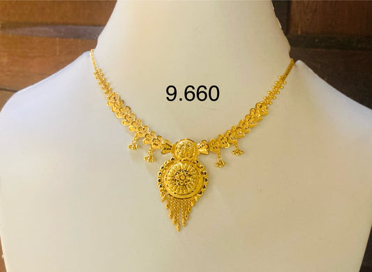 Short regular necklace 113