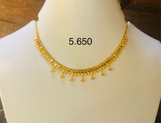 Short regular necklace 112