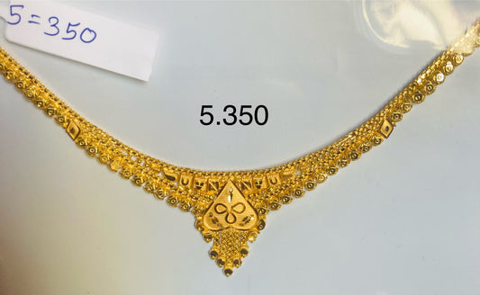 Short regular necklace 136