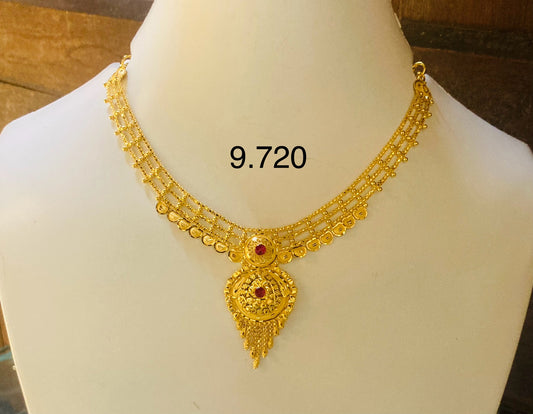 Short regular necklace 104