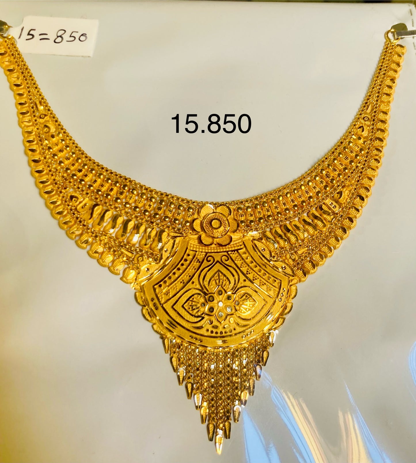 Short regular necklace 140