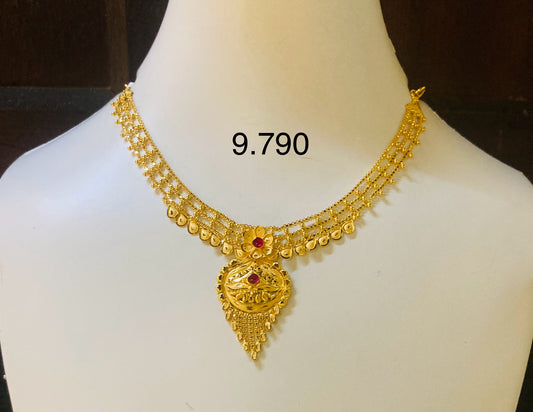 Short regular necklace 103