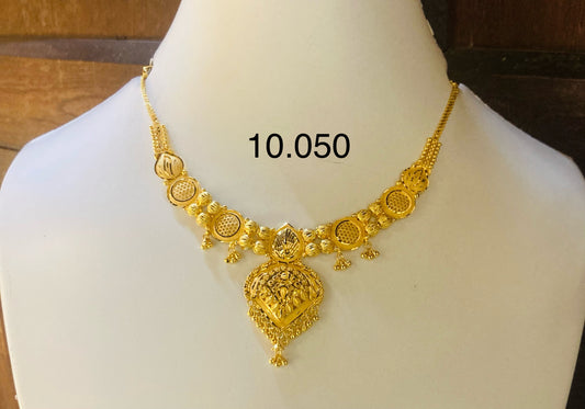 Short regular necklace 102