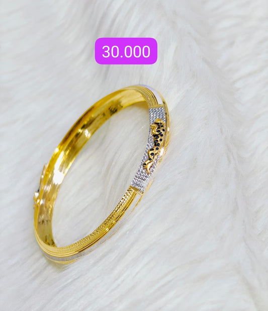 Ladies kada