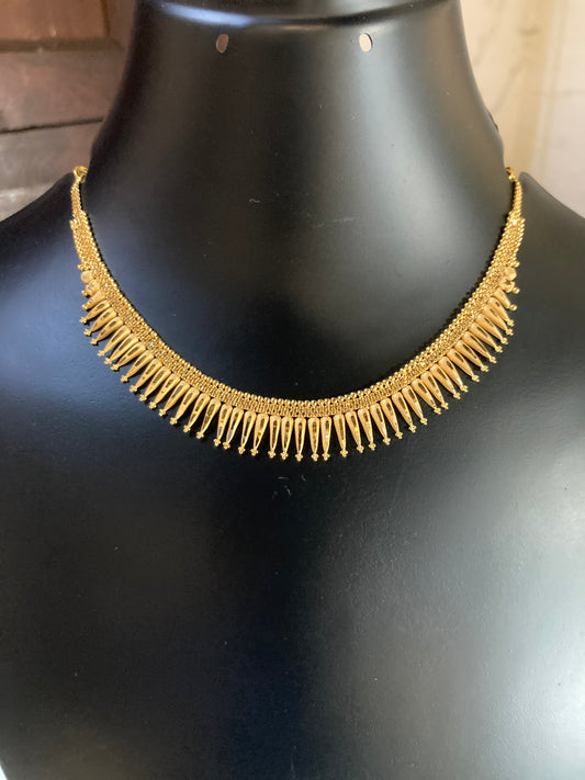 Short regular necklace 066