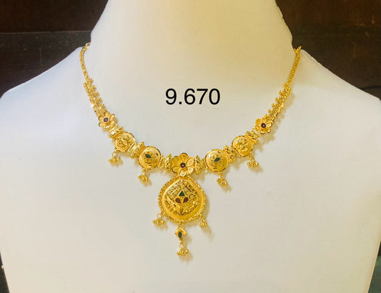 Short regular necklace 106