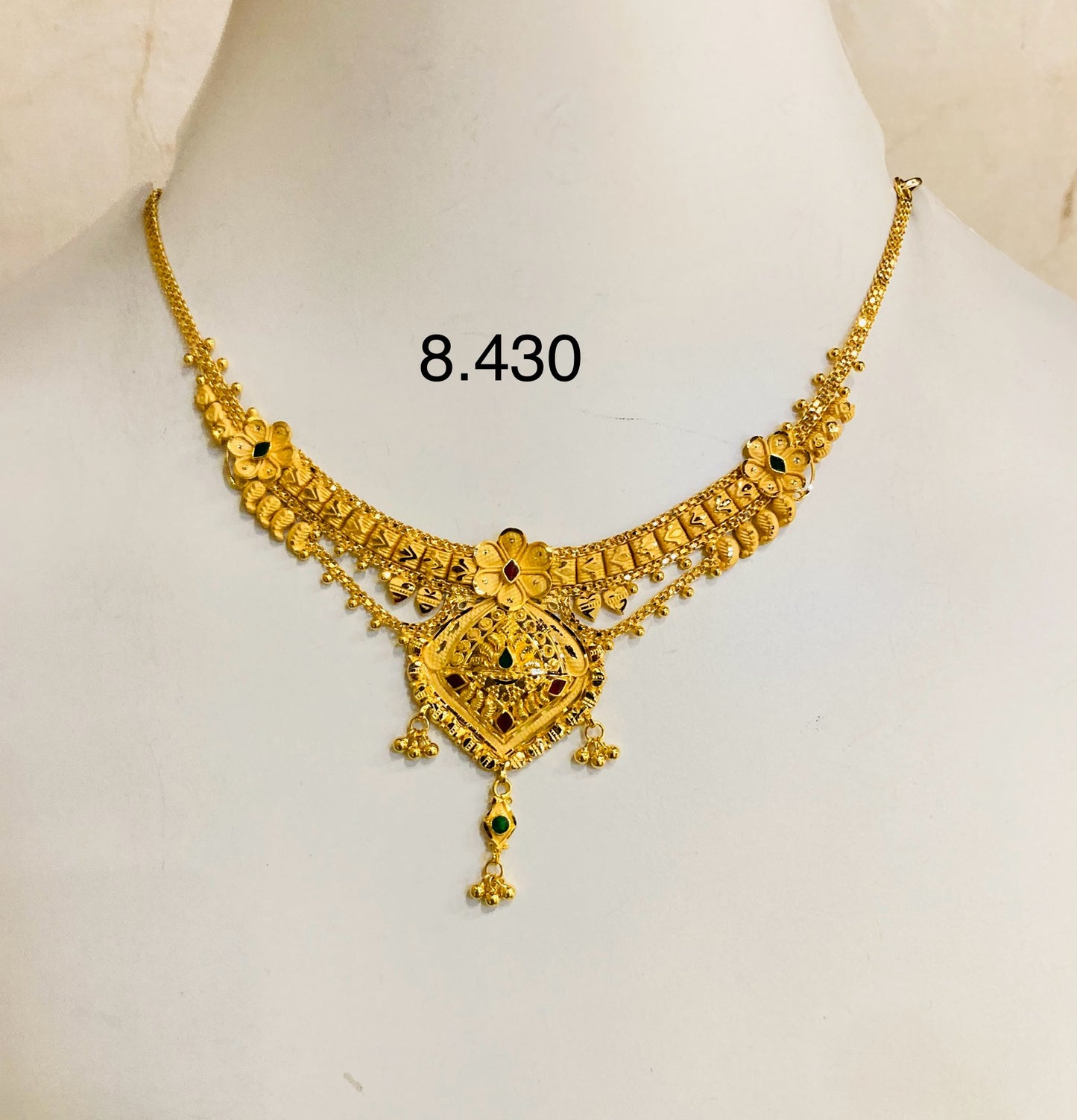 Short regular necklace 172