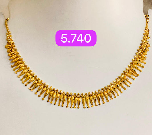 Short regular necklace 162