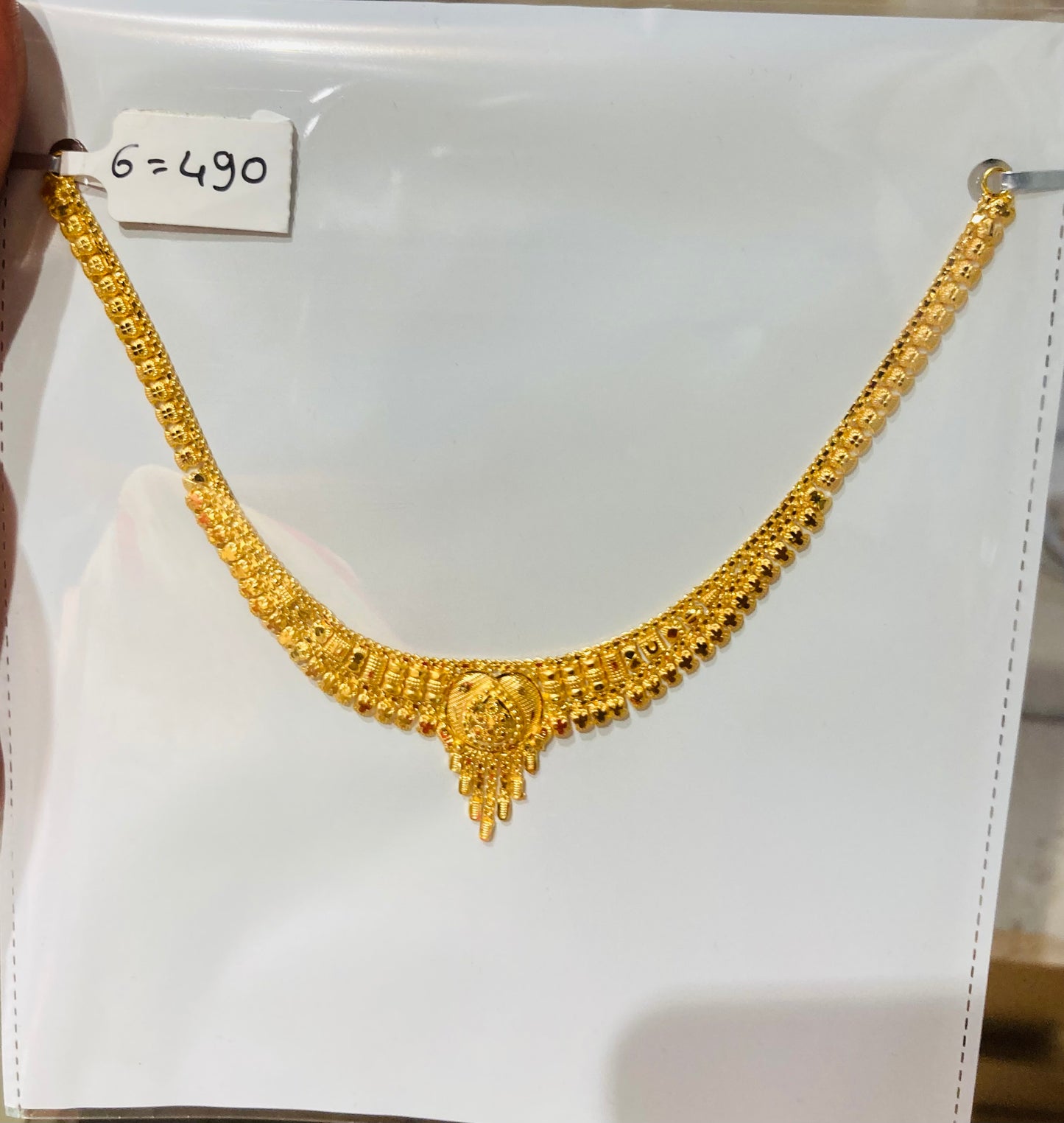 Short regular necklace 129