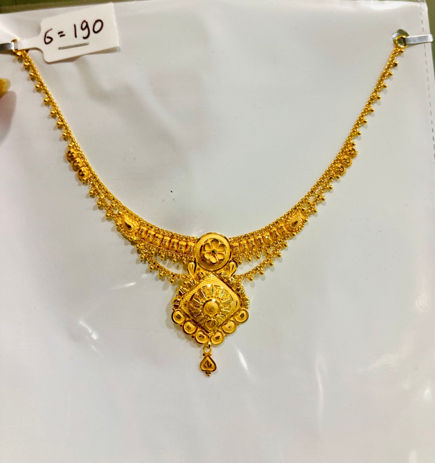 Short regular necklace 088