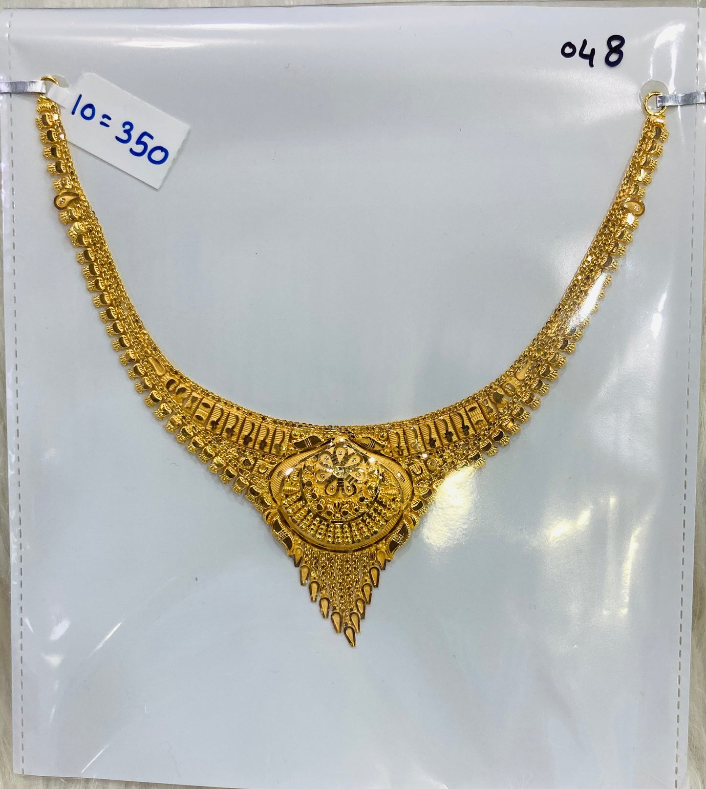 Short regular necklace 048