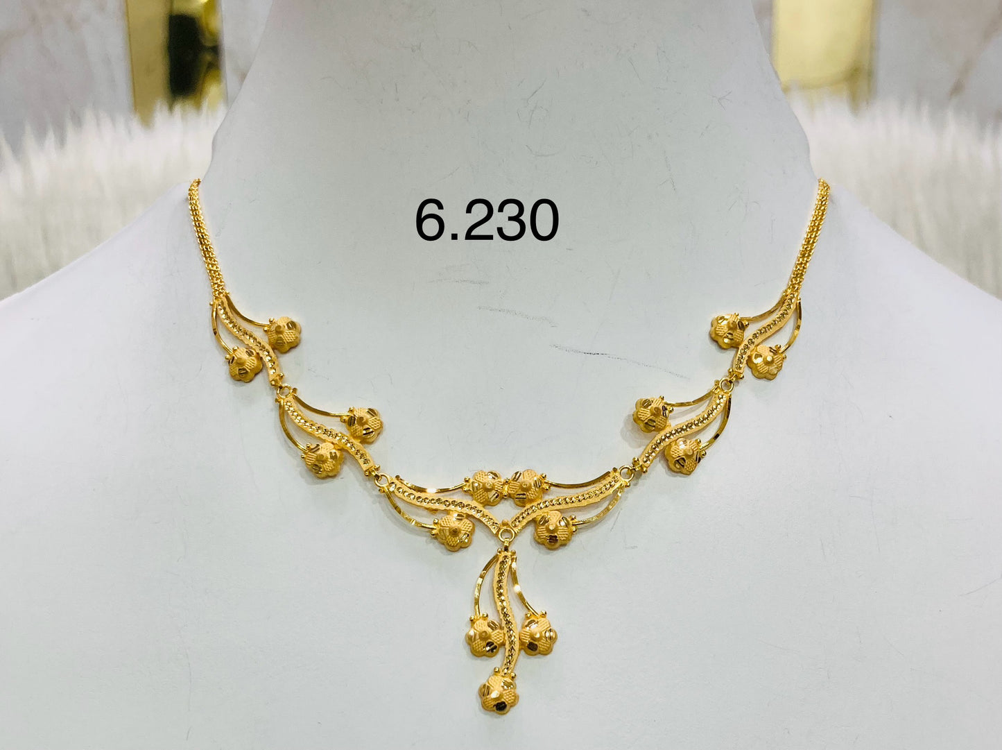 Short regular necklace 070