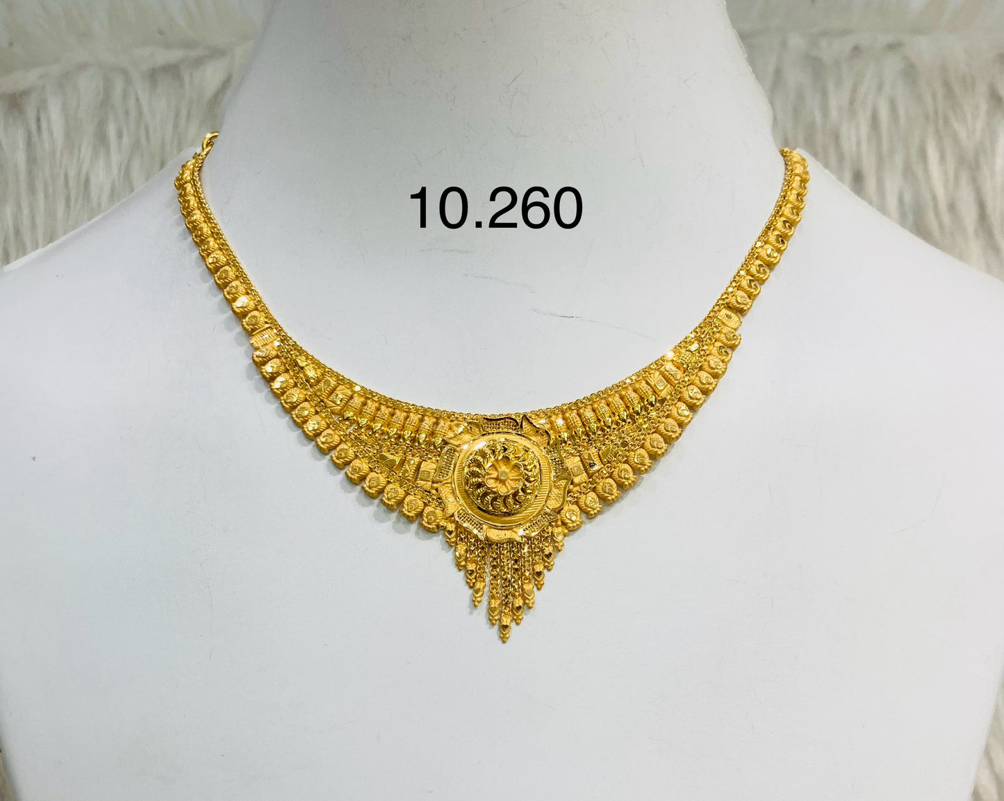 Short regular necklace 079