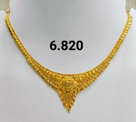 Short regular necklace 210