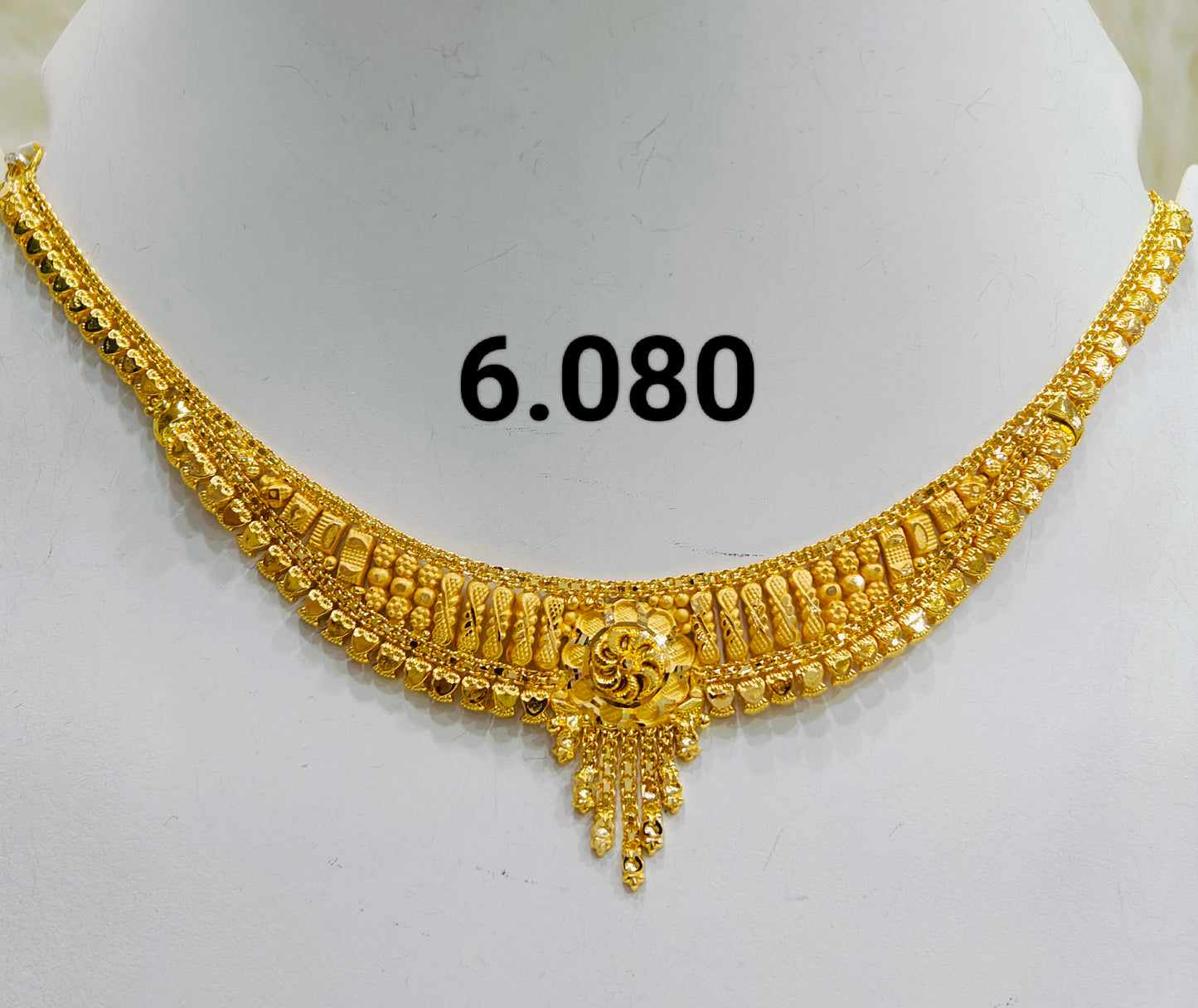 Short regular necklace 224