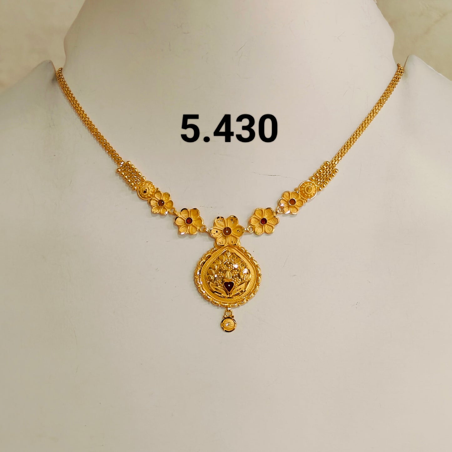 Short regular necklace 192
