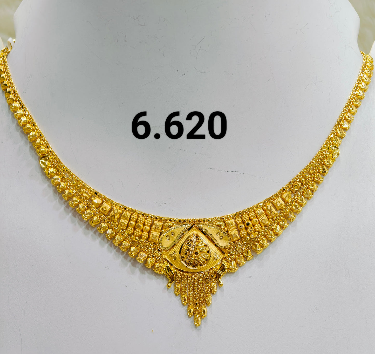 Short regular necklace 216