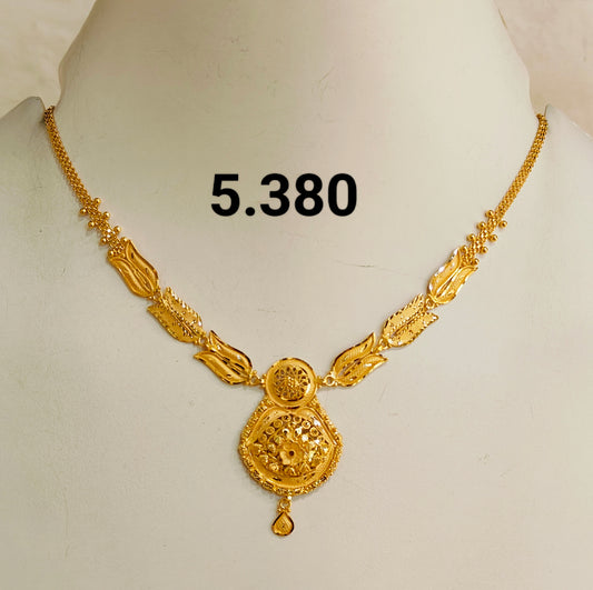Short regular necklace 188