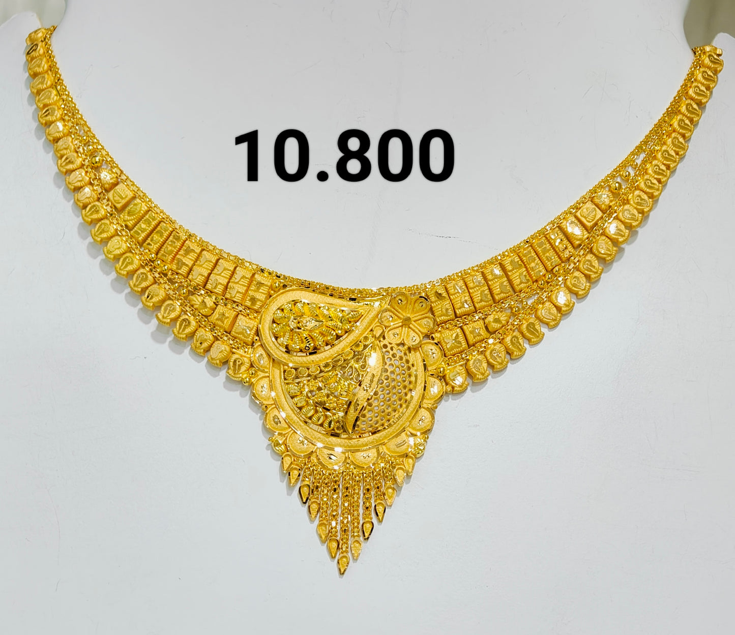 Short regular necklace 307