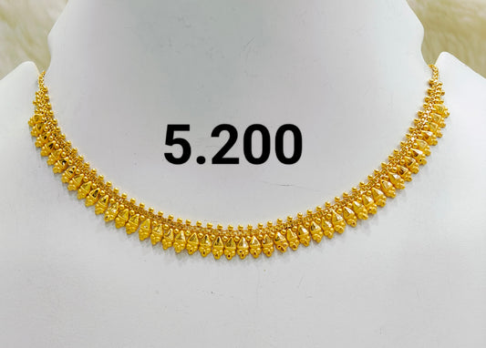 Short regular necklace 239