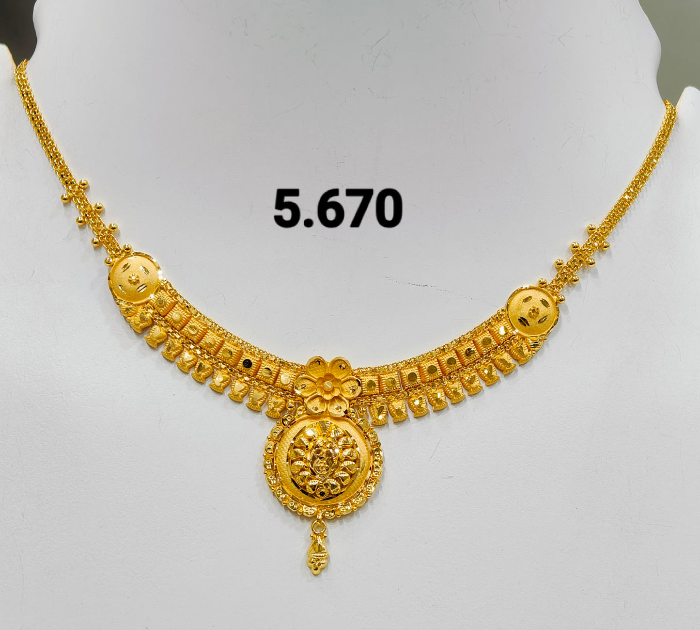 Short regular necklace 319