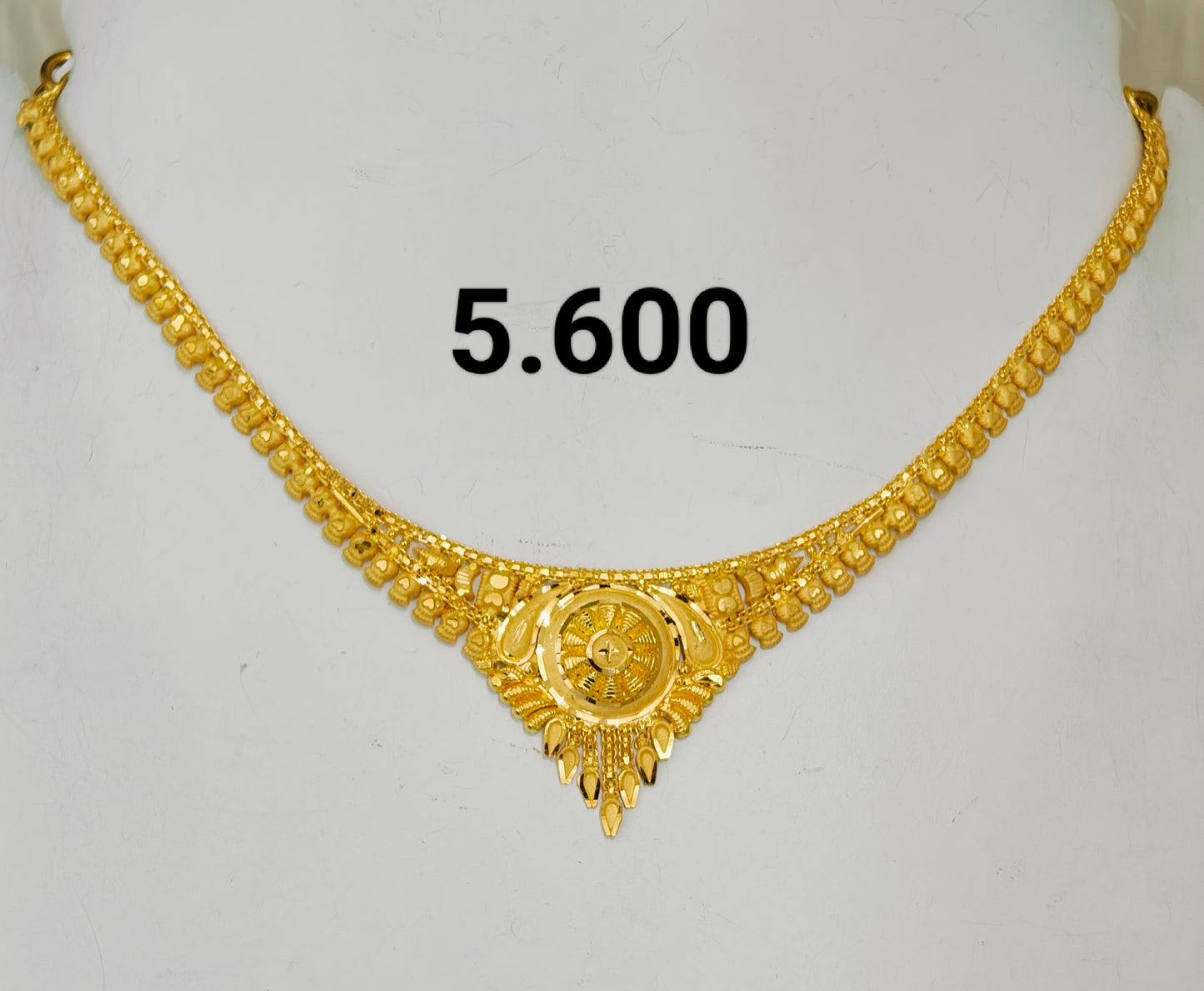 Short regular necklace 273