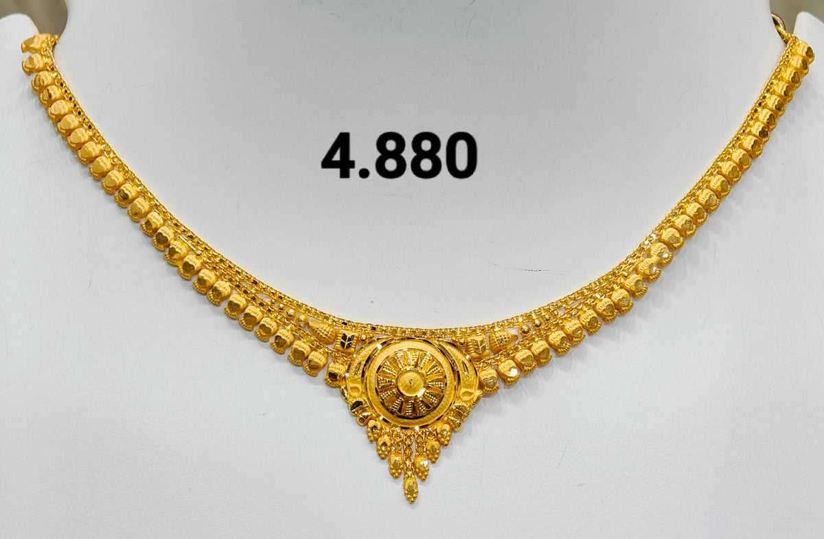 Short regular necklace 371