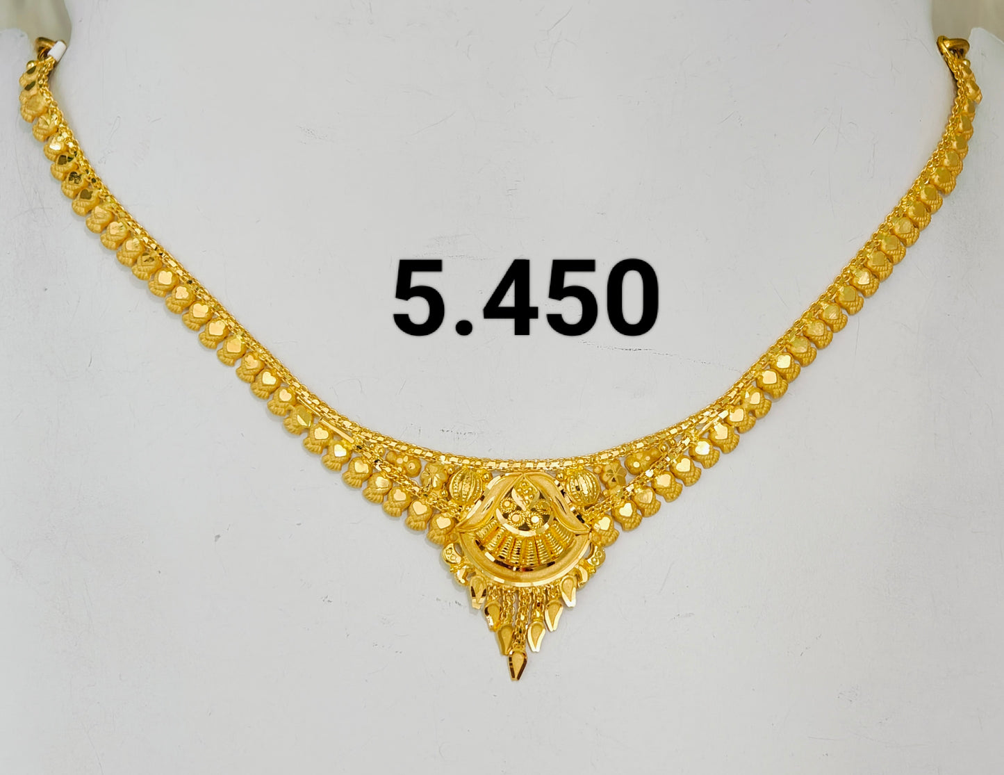 Short regular necklace 277