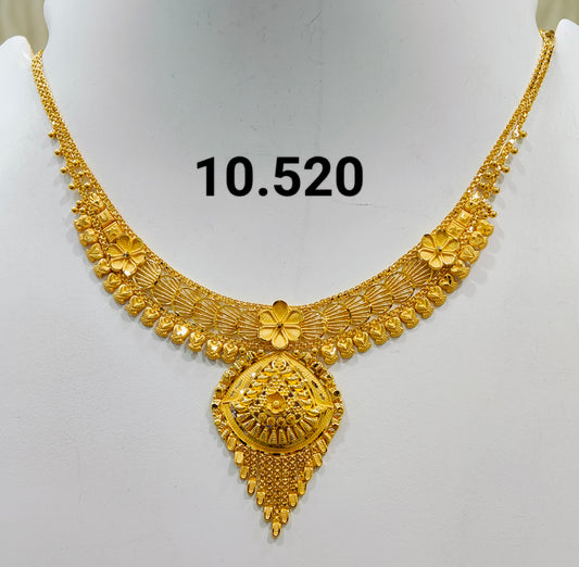 Short regular necklace 310
